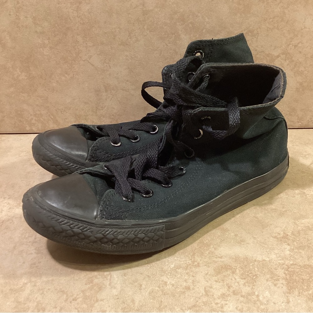 Converse Classic Black Hi Tops Unisex Size 2